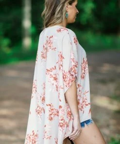 IJoah Tops Beige And Rust Floral Print Kimono