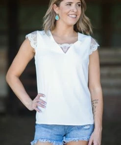 Shewin White Scalloped Lace Trim Tank Tops