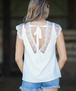 Shewin White Scalloped Lace Trim Tank Tops