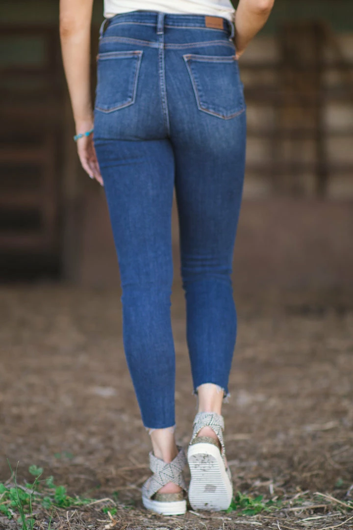 Judy Blue Jeans Judy Blue Dark Wash Button Fly Jeans Bottoms 6 Judy Blue Jeans Judy Blue Dark Wash Button Fly Jeans Bottoms