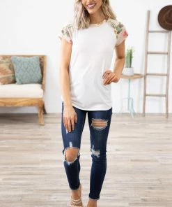 Acting Pro Tops White And Tan Floral Raglan Sleeve Top