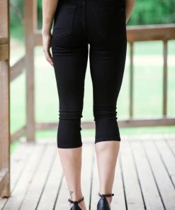 Judy Blue Jeans Judy Blue Black Mid Rise Capri Bottoms 9 Judy Blue Jeans Judy Blue Black Mid Rise Capri Bottoms