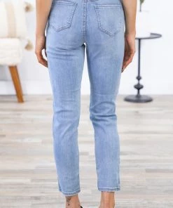 Rewash Light Wash Distressed Knee High Rise Mom Jeans 8 Rewash Light Wash Distressed Knee High Rise Mom Jeans