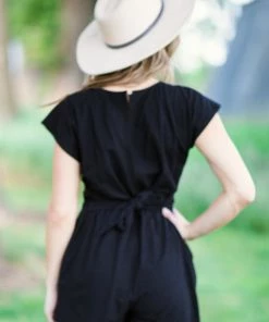 Doe & Rae Black Short Sleeve Tie Back Romper Dresses