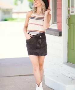 Gilli Bottoms Black Washed Asymmetrical Zip Denim Skirt 10 Gilli Bottoms Black Washed Asymmetrical Zip Denim Skirt