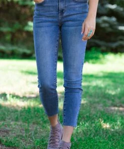 Judy Blue Jeans PRE-ORDER Judy Blue Relaxed Fit Embroidered Pocket Jeans Shipping 8/5