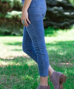 Judy Blue Jeans PRE-ORDER Judy Blue Relaxed Fit Embroidered Pocket Jeans Shipping 8/5 8 Judy Blue Jeans PRE-ORDER Judy Blue Relaxed Fit Embroidered Pocket Jeans Shipping 8/5