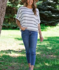 Judy Blue Jeans PRE-ORDER Judy Blue Relaxed Fit Embroidered Pocket Jeans Shipping 8/5