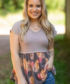 BE Stage SHORT SLEEVES Mocha Knit Cap Sleeve Floral Top