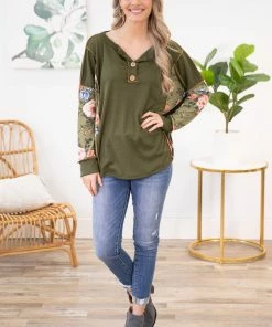 Macaron LONG SLEEVES Olive Reverse Seam Floral Sleeve Top