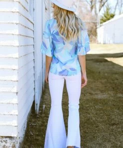 Andree By Unit Cornflower Geometric Floral Print V-Neck Top 9 Andree By Unit Cornflower Geometric Floral Print V-Neck Top