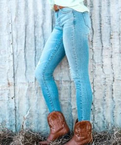 Cello Mid Rise Lightly Distressed Skinny Jeans 8 Cello Mid Rise Lightly Distressed Skinny Jeans