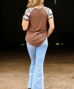 Avery Apparel SHORT SLEEVES Brown Aztec Print Sleeve Top