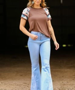 Avery Apparel SHORT SLEEVES Brown Aztec Print Sleeve Top